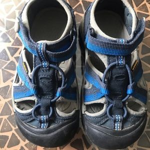 Boys Keen size 11